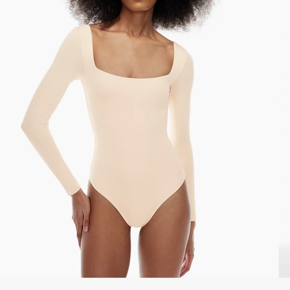 Aritzia Contour Longsleeve Bodysuit